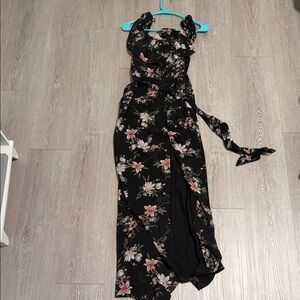 Lulu's Black Floral Maxi Dress
